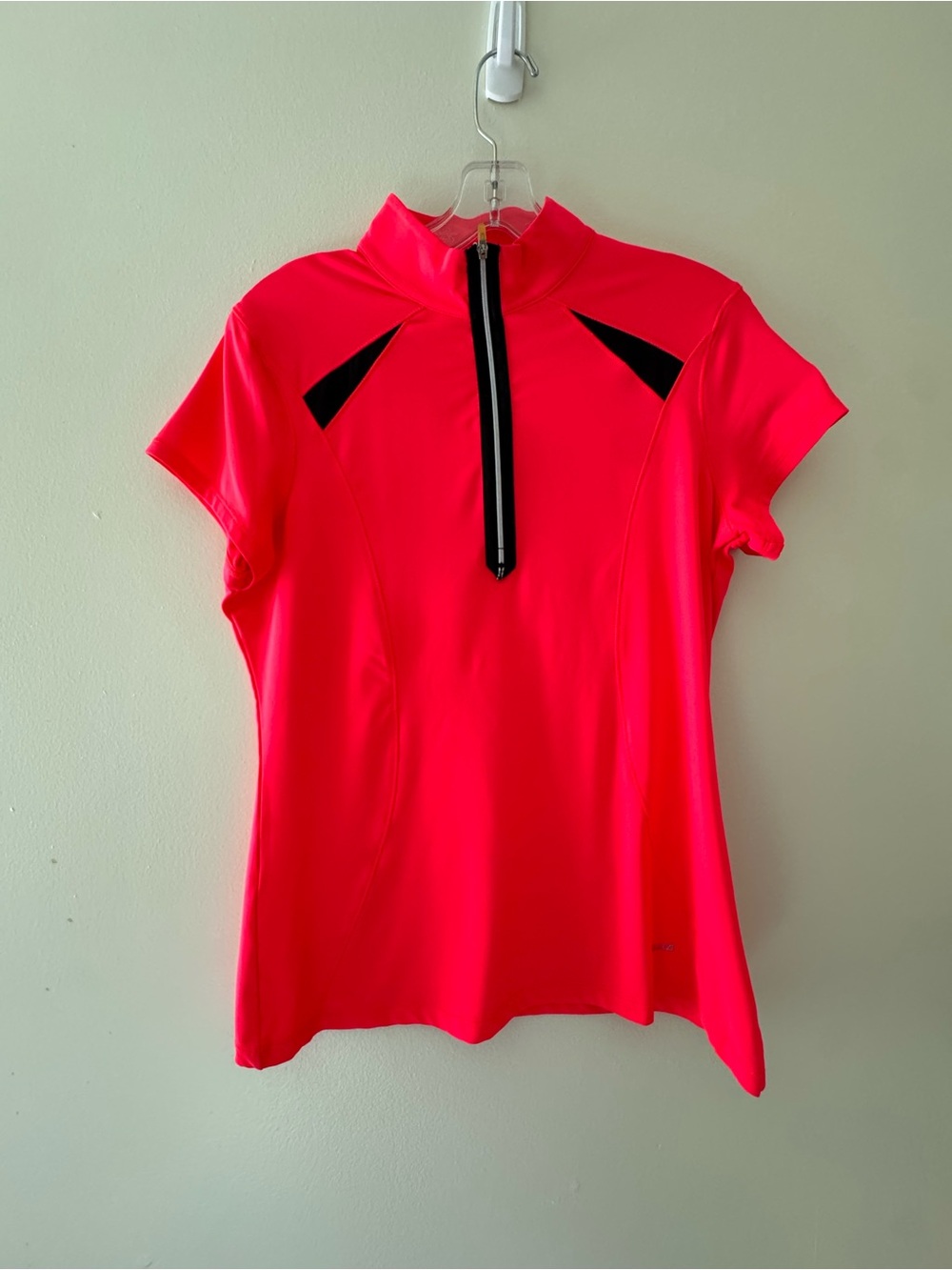 Annika Cutter & Buck Neon Pink DryTec Golf Athletic Top Size M